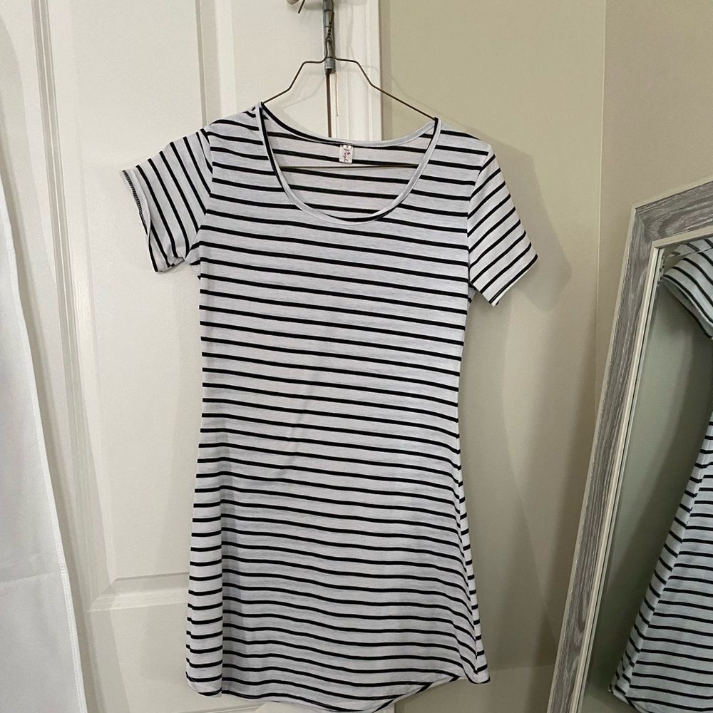 Black and White Striped T Shirt Dress
